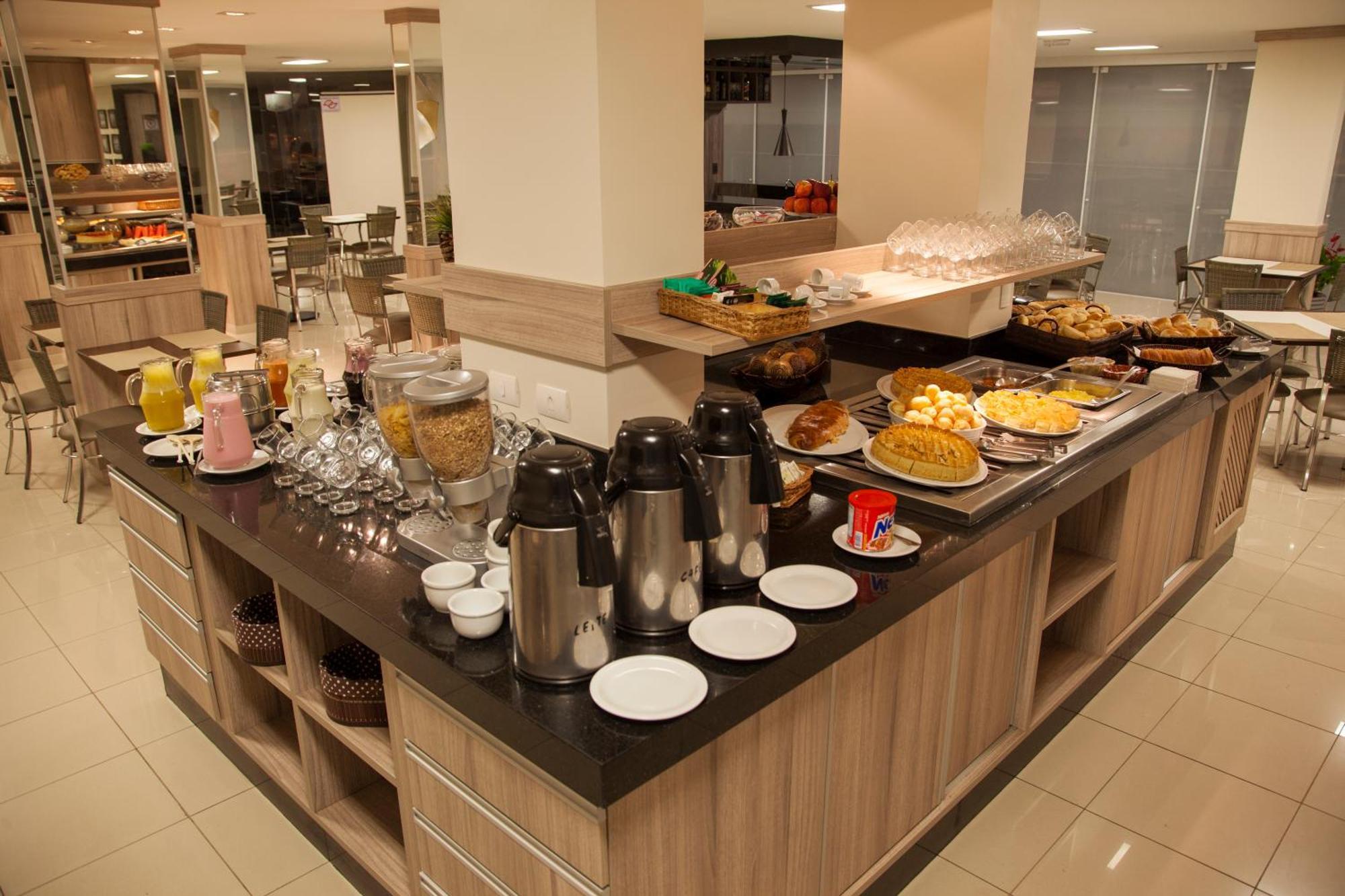 Estoril Hotel Marília Екстериор снимка