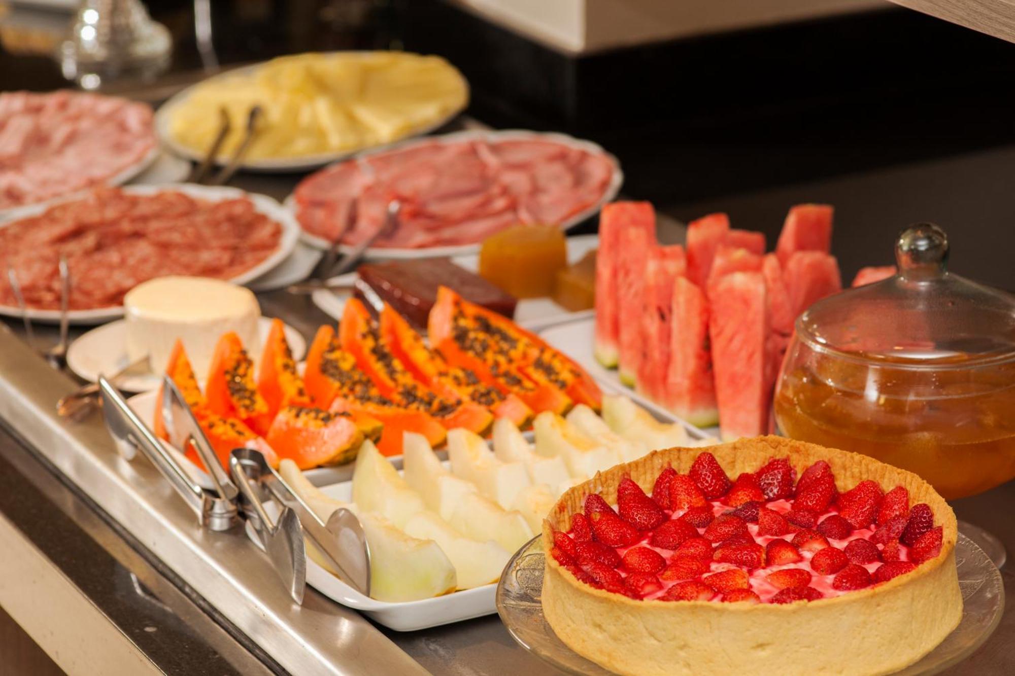 Estoril Hotel Marília Екстериор снимка