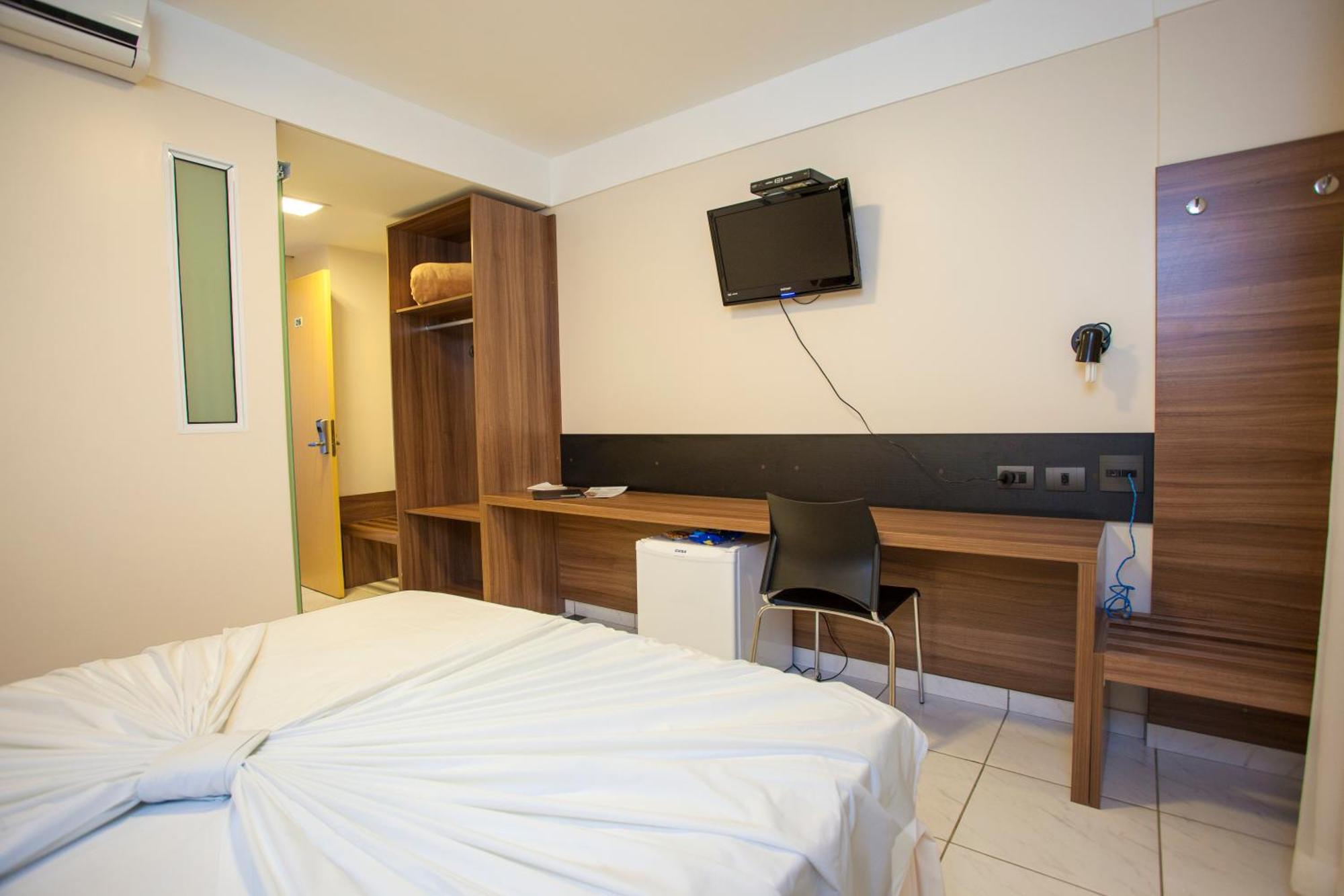 Estoril Hotel Marília Екстериор снимка